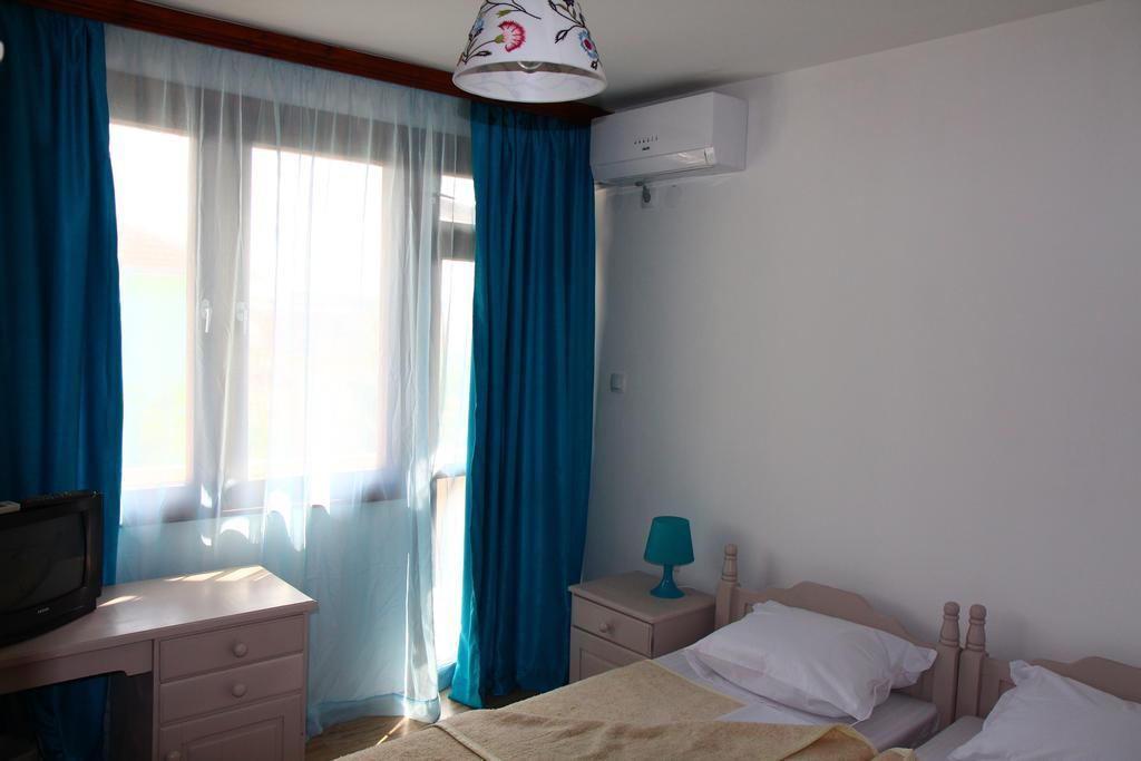 Villa Elmar Kiten  Habitación foto